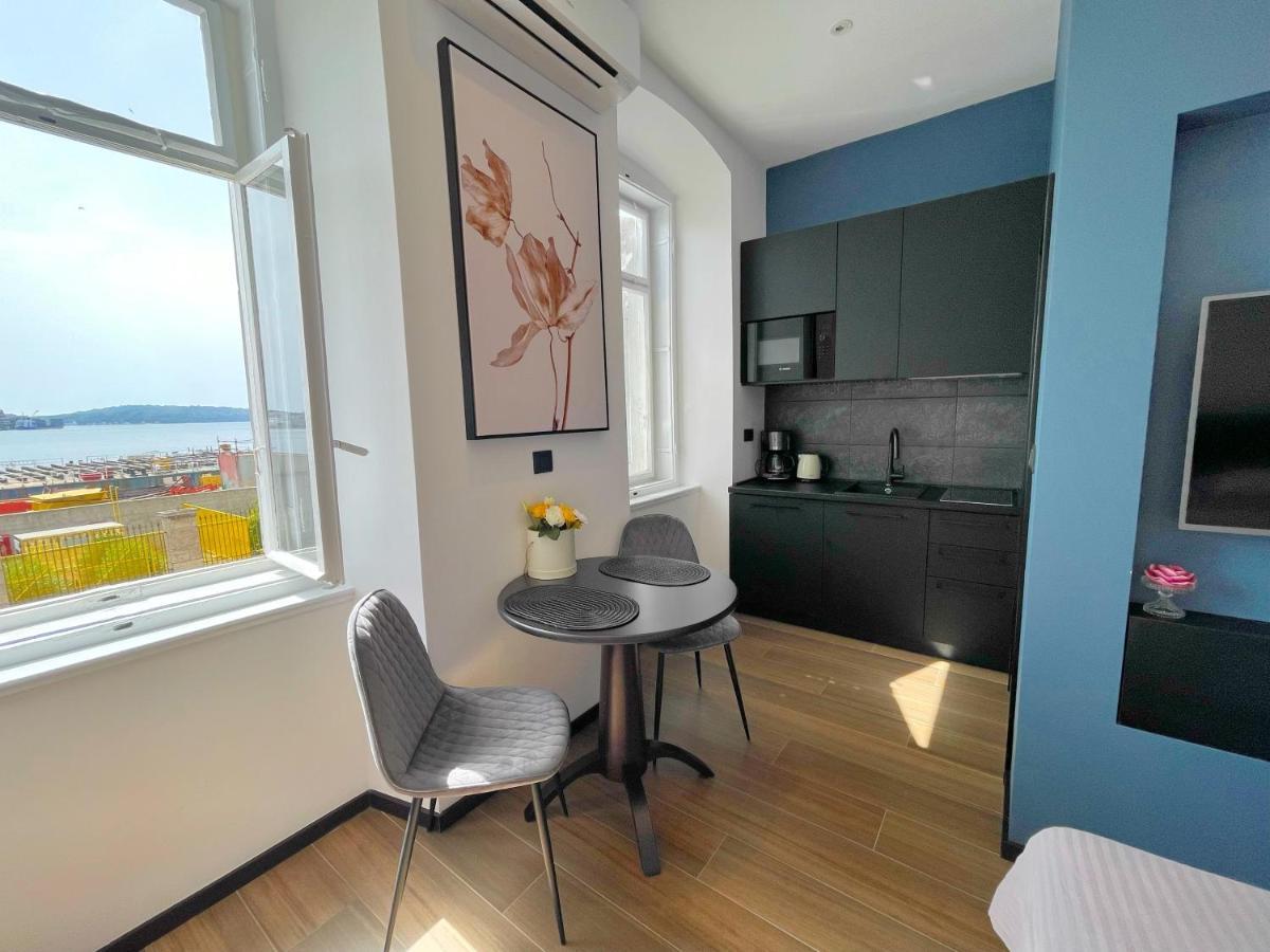 Navis City Apartments Pula Extérieur photo