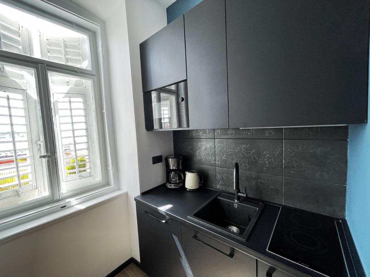 Navis City Apartments Pula Extérieur photo