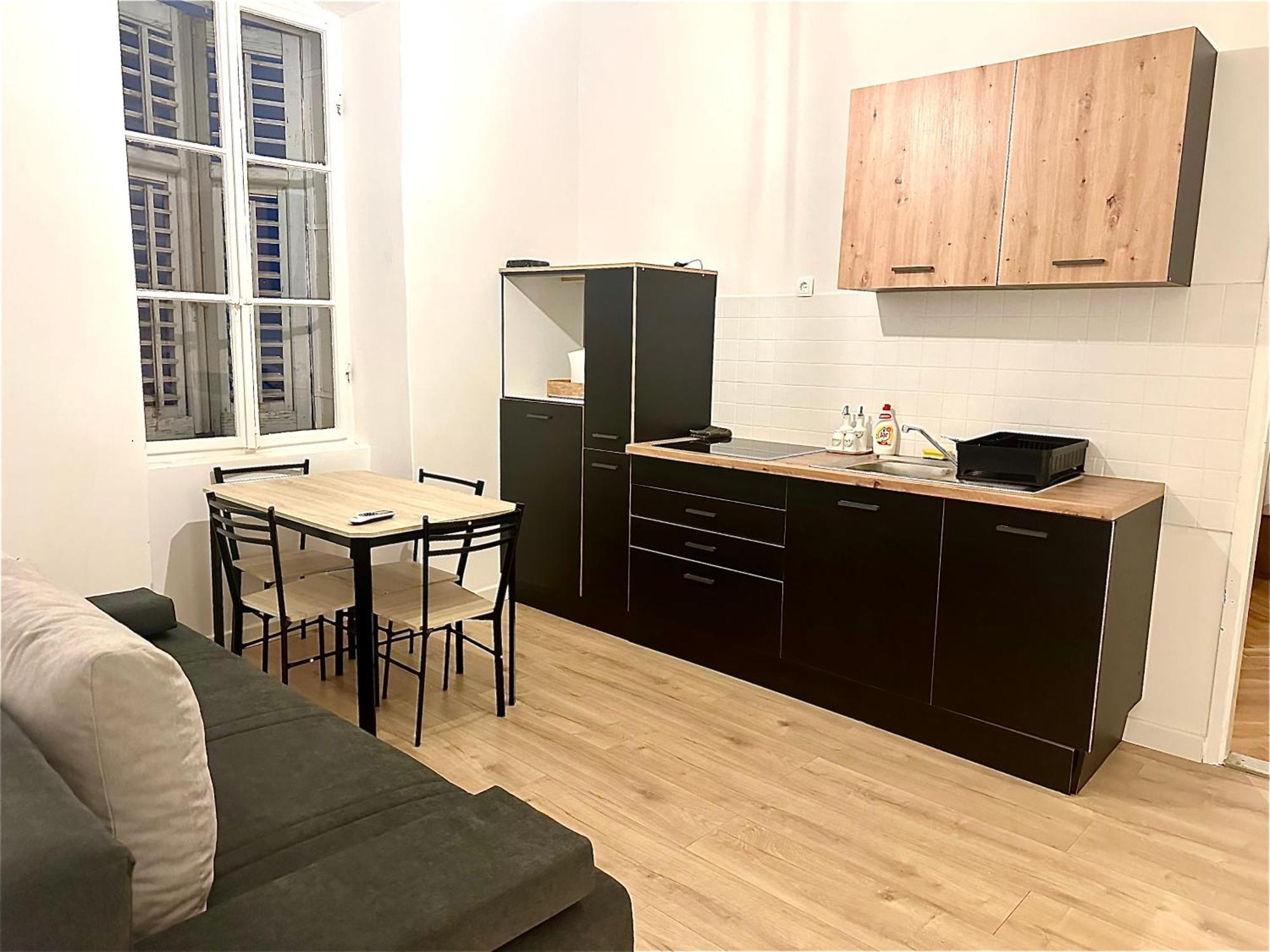 Navis City Apartments Pula Extérieur photo